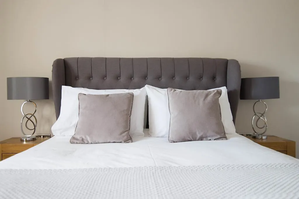 Hillcroft Barn Hotel Leeds Guest house