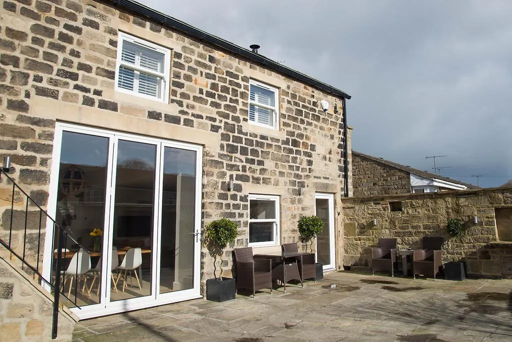 Hillcroft Barn Hotel Leeds
