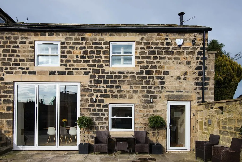 Hillcroft Barn Hotel Leeds
