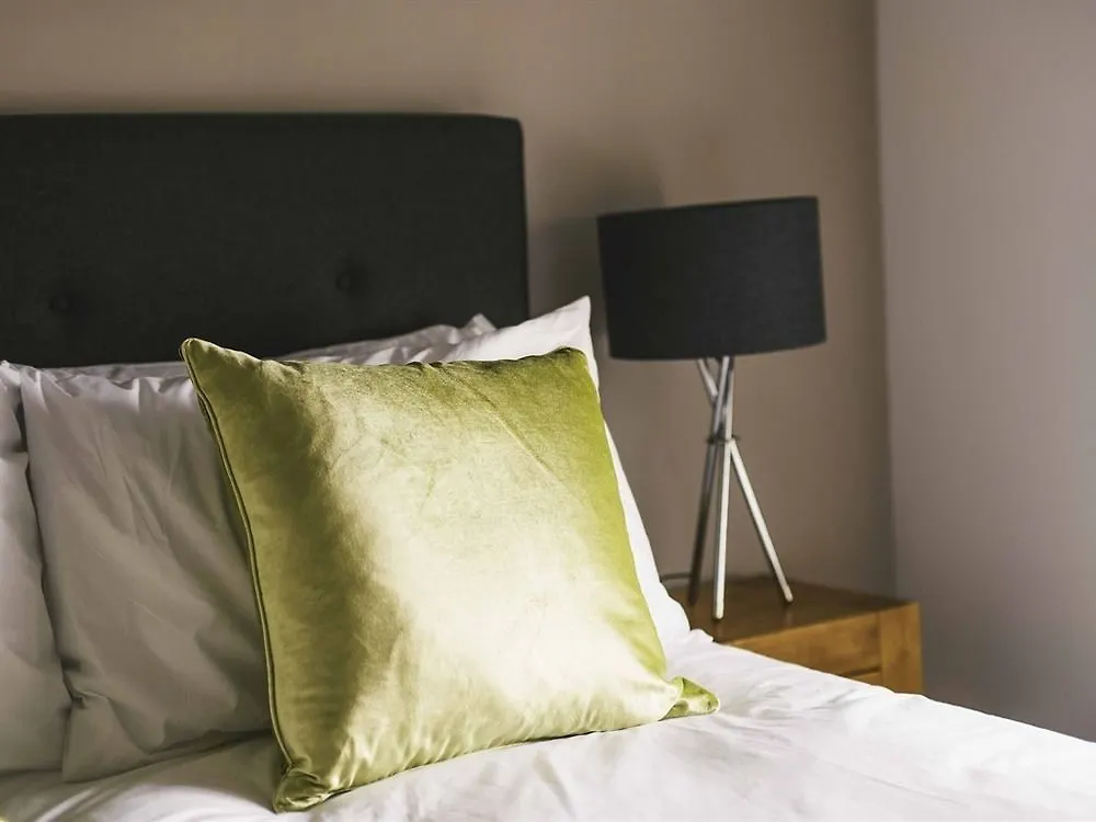 Hillcroft Barn Hotel Leeds Guest house