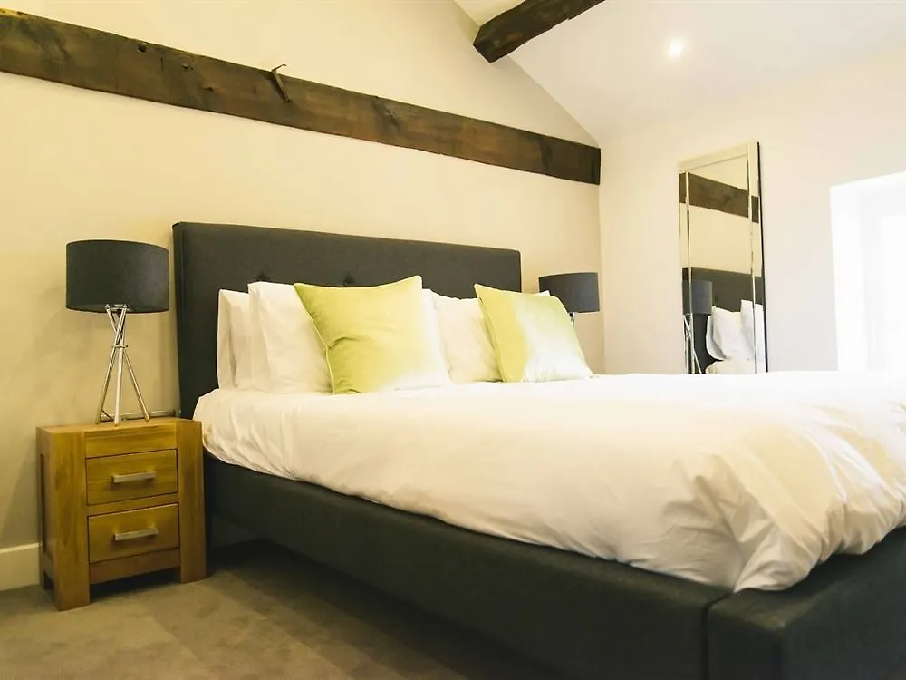 Hillcroft Barn Hotel Leeds