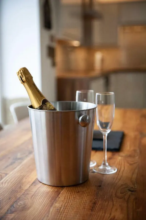 Hillcroft Barn Hotel Leeds