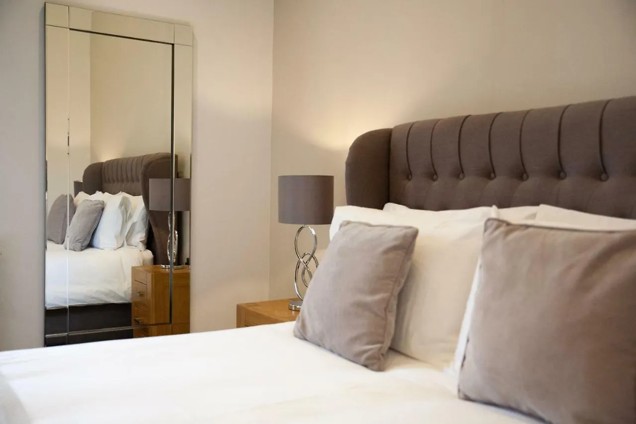 **** Guest house Hillcroft Barn Hotel Leeds United Kingdom