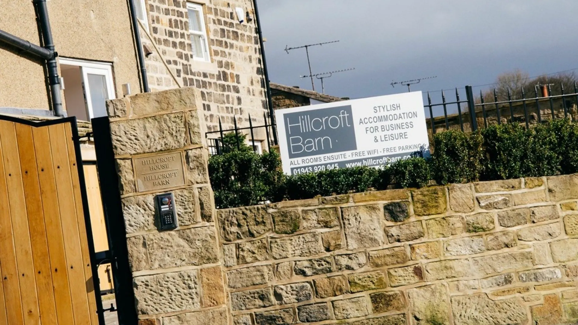 **** Guest house Hillcroft Barn Hotel Leeds United Kingdom